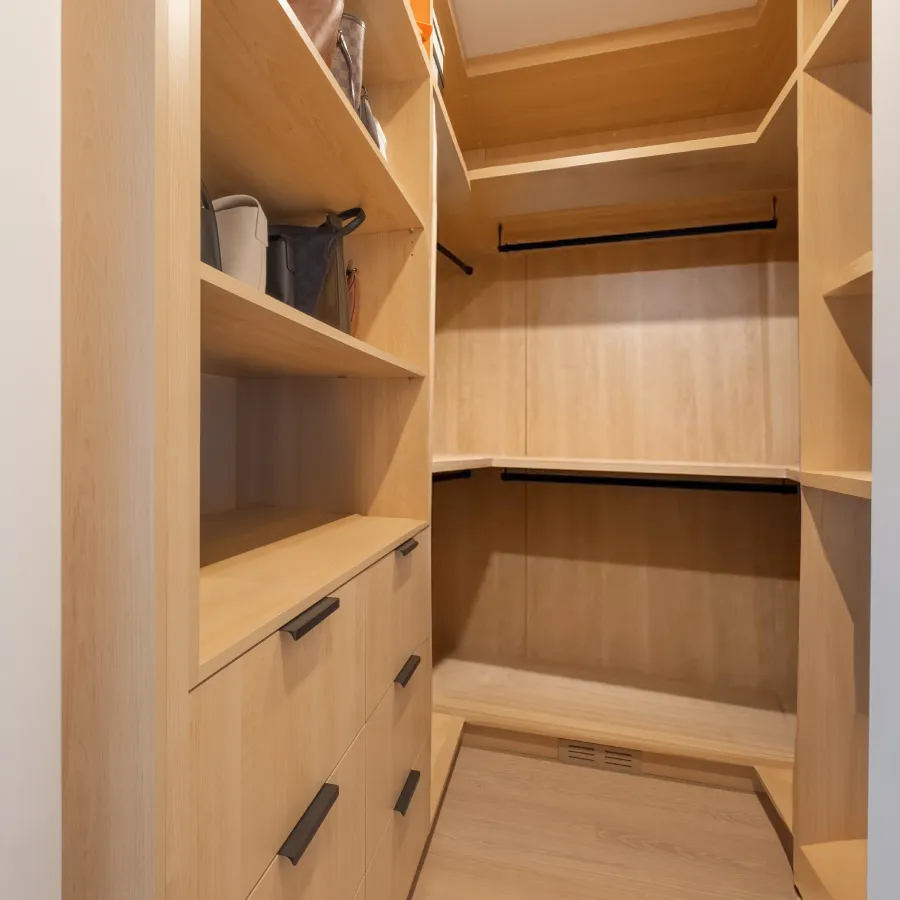 custom walk in closets